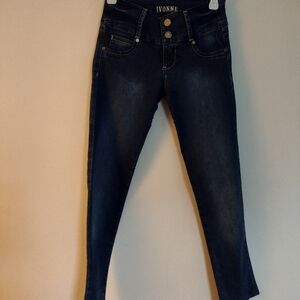 IVONNE High Waisted Jeans Size 6